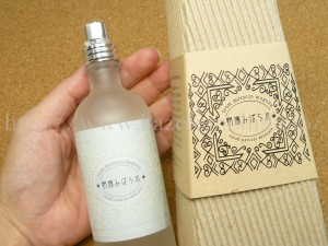 ガスールで有名なナチュラルコスメメーカーのナイアード　朝摘みばら水１００ｍＬ。ノンケミカルコスメを求める人から絶大な人気がある模様。早速使ってみた感想口コミします。