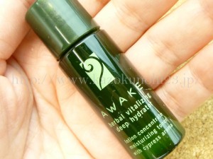 awake herbal vitalizing deep hydratorは、エイジングケア高保湿美肌化粧水なのですが、肌なじみなどが気になるので、画像付きで紹介する。
