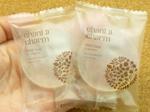 chant a charm mild soap 敏感肌用透明石けん１０グラムが２個。泡立ちはどうか実際に調べて写真付きで口コミ報告します。