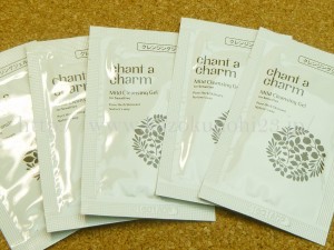 chant a charm mild cleansing gelは敏感肌用メイク落としです。きちんと落ちるか後ほど実験したいと思います。