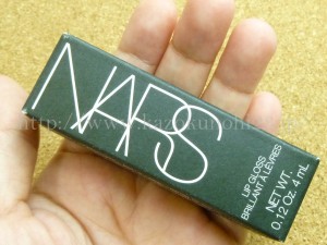 プラナスボックス8月分に入っていたNARS(ナーズ) リップグロス N1671 ４ｍＬを写真付きで口コミ報告します。