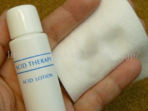 まずはじめに使ってみたのはグリコール酸10%配合のビギナー用化粧水。そんなに濃度は高くないので心配はありませんが、刺激になるのはNGなのでゆっくり試してみます
