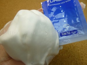 ソブリナ洗顔フォームのホイップのような泡立ち画像 daccoスキンケアフェイスウォッシュで実際に洗顔してみた。