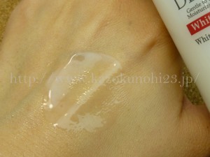 コラーゲン、ヒアルロン酸、コエンザイムQ10配合 ミルキーローションの肌なじみ 化粧水と乳液が一緒になったミルキーローションの使用感