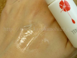 鉱物油無添加のハイビスカス スキンローションの肌なじみを写真付きで紹介 沖縄生まれの農薬を使わずに栽培したハイビスカスが原材料。自然派スキンケア化粧水。