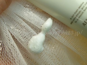 潤活テクノロジーの洗顔料で洗顔してみます。