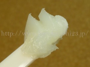 【画像あり】ラフィネ ソリッドクレンジングはシャーベットみたい。スパチュラですくってみました。