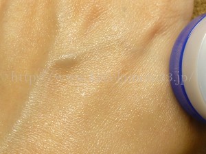 しっとりするのに爽やかな付け心地が楽しめるフジナスキンケア。2ステップケアのクリームの質感はとてもしっとり感が楽しめました。