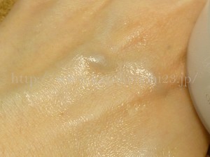 グレースアンドルケレシミウスの美白マッサージゲルの美白効果が気になるので購入してみました。マッサージでメラニンを除去できるのか、使ってみた感想を報告します。