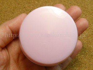 @コスメにでも話題の四季彩のフルアクションゲルを真上から見たところを写真付きで口コミ。