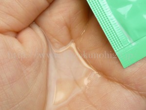 無色透明な草花木果透肌シリーズのさっぱりタイプの化粧水を使ってみたので口コミ報告します。