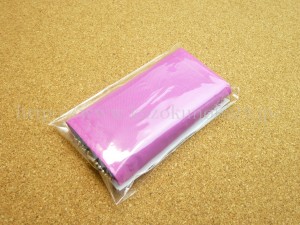 ローヤルゼリーもっちりジェル(お試しサイズ)に入っていた色はおまかせのショップ袋。