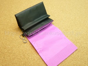 ナチュライフのローヤルゼリー配合もっちりゼリーお試し500円を購入したらついてきたおまけがコレ!ピンクってと思ったんですけどまぁいいかぁ。