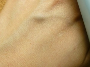 普通のオールインワンと違うのがベタベタさが残らないこと。彩生舎(サイセイシャ)のナチュールアクアクリーム(水の彩を使った感想を口コミ報告していきます。)