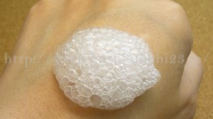 ジュワジュワからパチパチになる段階の炭酸ローション。この辺までは痛みなどは一切感じませんでした。