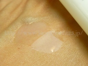 ラボルテお試しセットに入っていた美容化粧水の肌なじみや質感を写真付きで口コミしていきます。