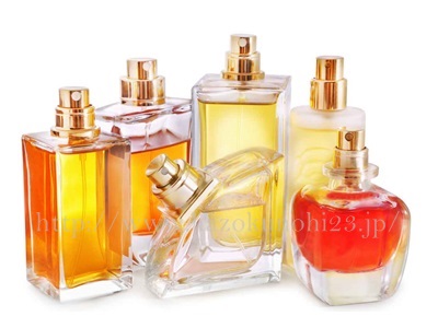香りと化粧品の深い関係。香りにこだわるコスメブランドイメージ画像。化粧品と香りの関係について。