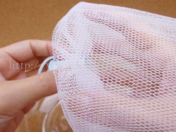 ファンケル洗顔パウダーを泡立てるために foaming net の使い方をマスターします。