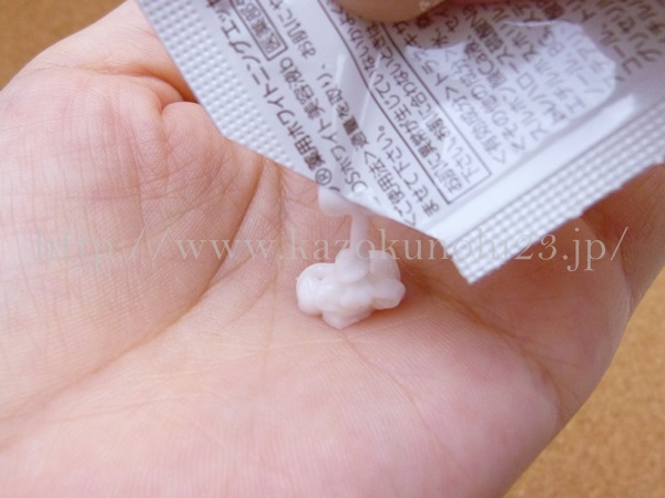 肝斑のお薬を販売している第一三共ヘルスケアの美白美容液の肌なじみについて写真付きでクチコミ報告していきます。
