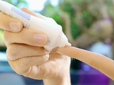 手や指先の乾燥肌対策も冬の乾燥肌対策として有効です。